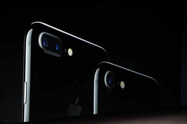 iPhone 7 Pluspz^