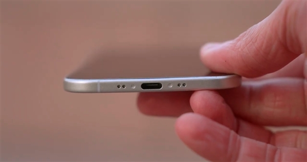 Ҏ(gu)iPhone 17全系机模上手QAir新机薄到极致